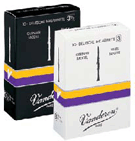 Reed--b-flat Clar Vandoren Black - Strength 4 - Box Of 10 for Bb Clarinet Reed